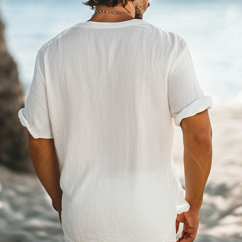 Herren T-Shirt V-Ausschnitt Kurzarm | Lässiges Henley Shirt Leinenoptik weiß [ Herrenkollektion - Frühling & Sommer '25 - Hemden ] 126 - Herren T-Shirt V-Ausschnitt Kurzarm Gratti Paris 